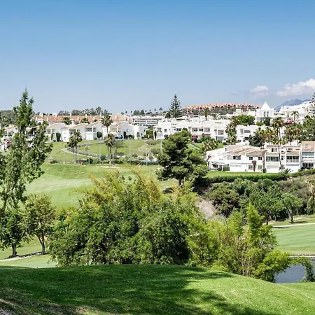 Charming 3 Bed Close To Puerto Banus With Gated Community , Lr11