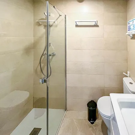 Charming 3 Bed Close To Puerto Banus With Gated Community , Lr11 *