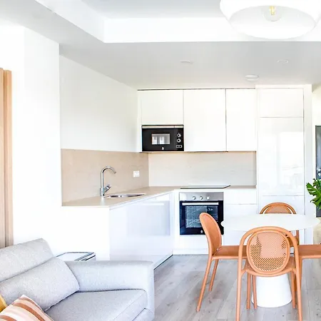 Apartment Charming 3 Bed Close To Puerto Banus With Gated Community , Lr11 *