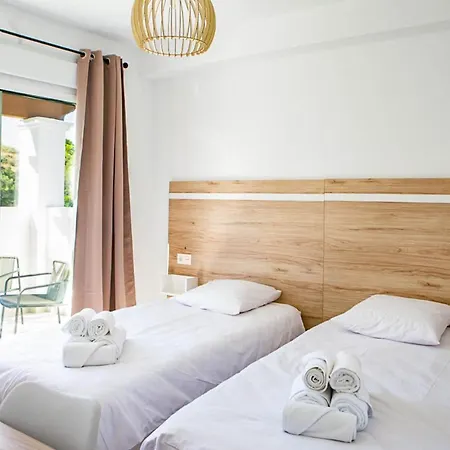 Apartment Charming 3 Bed Close To Puerto Banus With Gated Community , Lr11