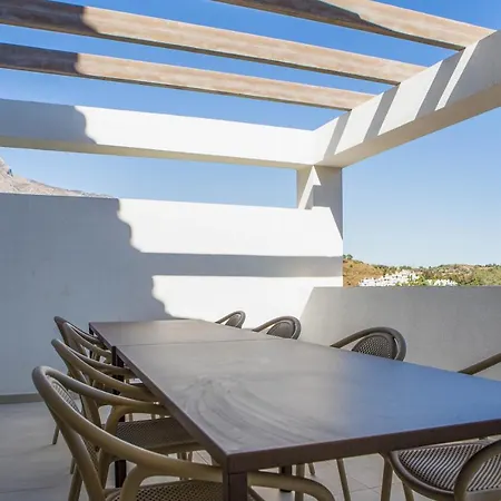 Apartment Charming 3 Bed Close To Puerto Banus With Gated Community , Lr11 *