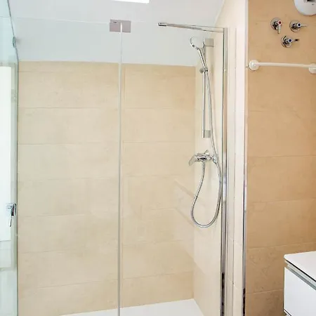 Apartment Charming 3 Bed Close To Puerto Banus With Gated Community , Lr11 *